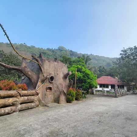 Forest And River Edge Resort 坎努尔 外观 照片