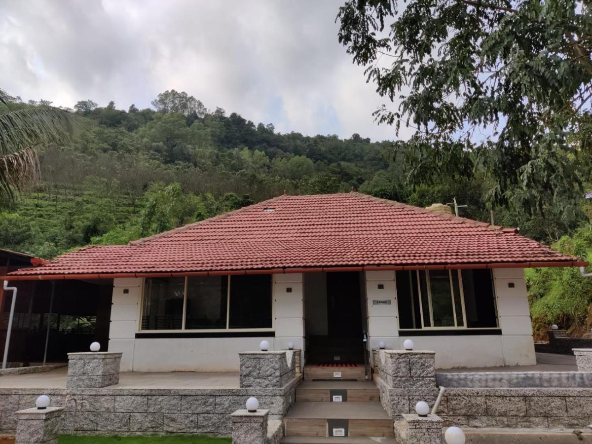 Forest And River Edge Resort 坎努尔 外观 照片