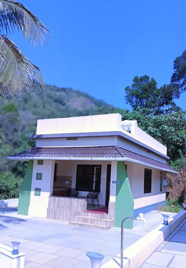 Forest And River Edge Resort 坎努尔 外观 照片