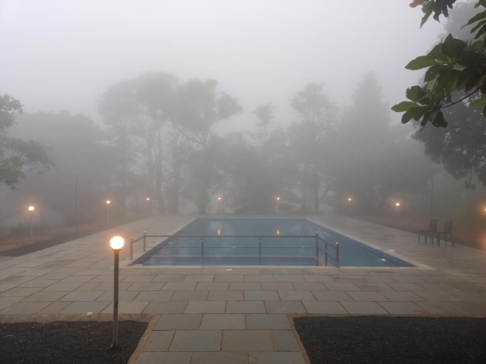 Forest And River Edge Resort 坎努尔 外观 照片