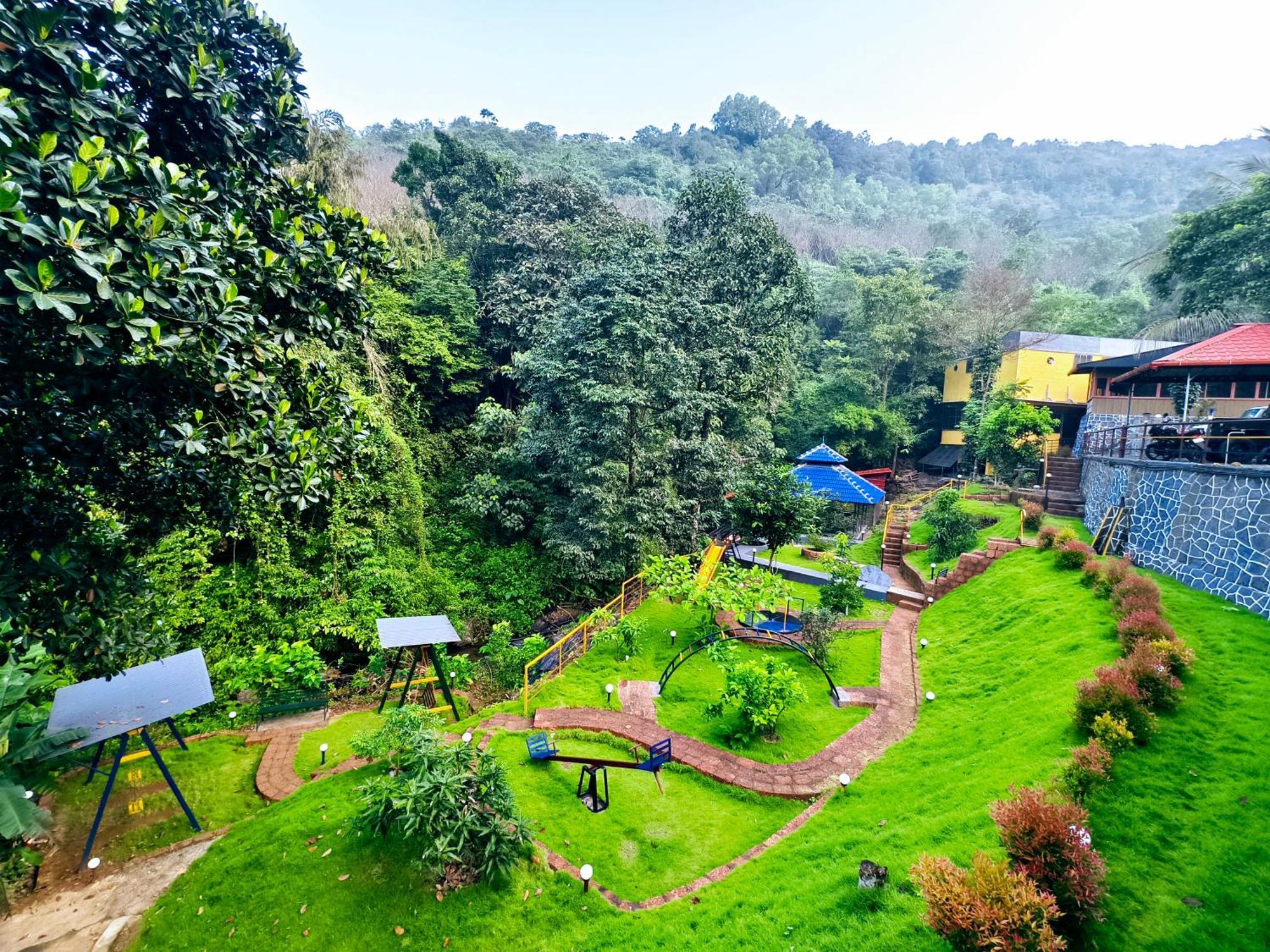 Forest And River Edge Resort 坎努尔 外观 照片